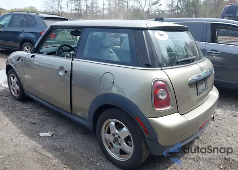 2010 Mini Cooper z USA, uszkodzony, nr VIN WMWMF3C52ATZ61026